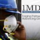 Seorang pekerja konstruksi berbicara di telepon di depan papan iklan 1Malaysia Development Berhad (1MDB) di pembangunan Tun Razak Exchange di Kuala Lumpur, Malaysia, 3 Februari 2016. (Foto: REUTERS/Olivia Harris/File Photo)