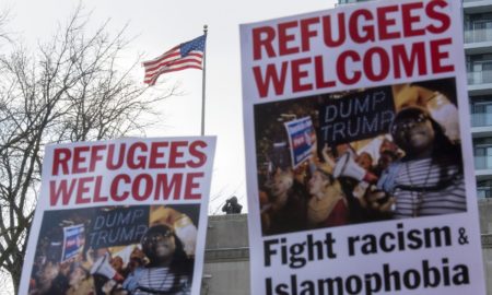 Pelarangan perjalanan telah mengakibatkan protes sepanjang Amerika Serikat