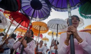 Efek Corona: Terbenam dan Tersingkir Pariwisata Bali