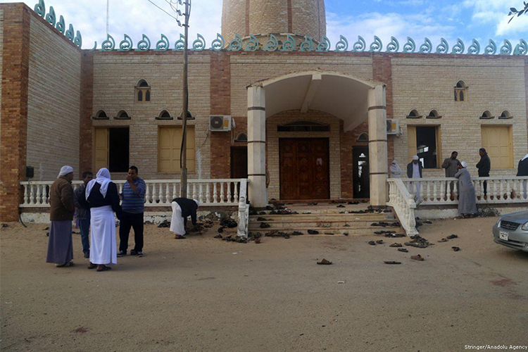 Masjid yang menjadi target serangan bom yang menewaskan setidaknya 305 orang di Mesir pada tanggal 25 November 2017.