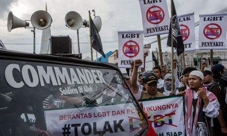 Aktivis anti-LGBT melakukan demonstrasi pada 23 Februari 2016 di Yogyakarta, Indonesia.