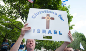 Zionis Kristen mengungkapkan dukungan mereka untuk militer Israel selama pawai tahunan rutin untuk Yerusalem pada tanggal 4 Oktober 2012