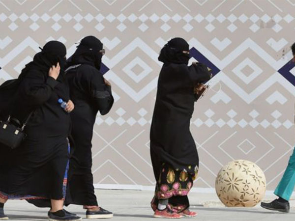 Ulama: ‘Wanita Saudi Tidak Perlu Mengenakan Abaya’
