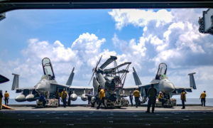 Ruwetnya Respons Wabah di Kapal Roosevelt
