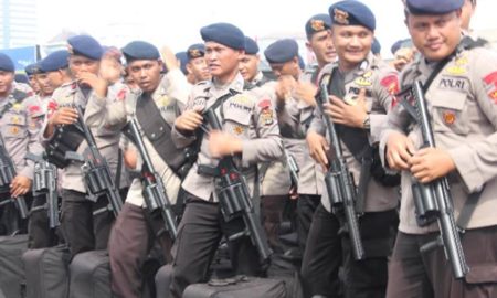 Jelang Natal, Petugas Keamanan Dikerahkan di Gereja-Gereja Indonesia