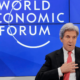 John Kerry di Davos: ‘Donald Trump Harus Mengundurkan Diri’