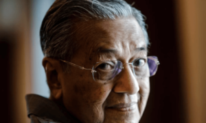 Berebut Kursi Panas, Akankah PM Mahathir Turun?