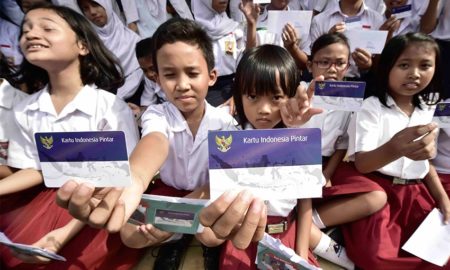Kartu Sakti Jokowi Hanya Bebani APBN, Tak Efektif Sejahterakan Rakyat