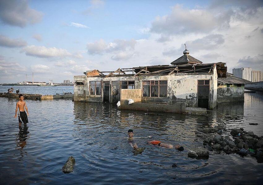 Tembok Laut Raksasa