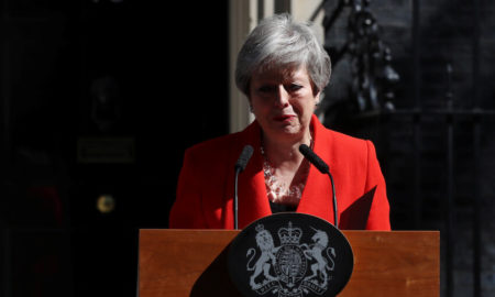 Mundurnya Theresa May Takkan Selesaikan Kemelut Brexit