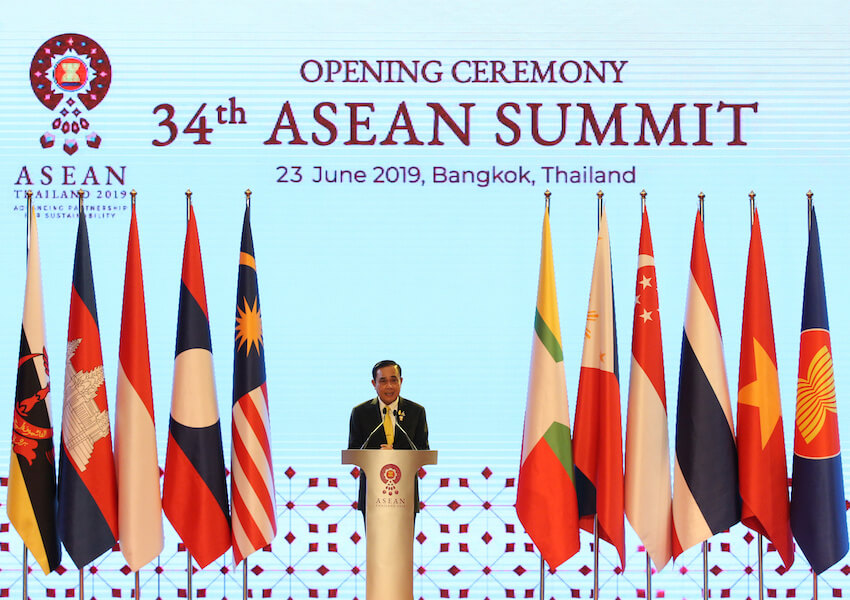 KTT ASEAN: Perpecahan soal China Tempatkan Thailand di Kursi Panas