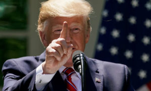 Bagaimana Trump Bungkam Mereka yang Mencoba Ungkap Bahwa Ia Pecundang