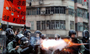 China Nyatakan Protes Hong Kong sebagai Revolusi Warna, Apa Akibatnya?