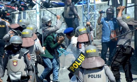 Tolak RKUHP, Demo Mahasiswa Ricuh, Ratusan Terluka