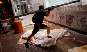 Demonstran Hong Kong: Protes Damai Gagal, Kekerasan Jadi Satu-satunya Pilihan