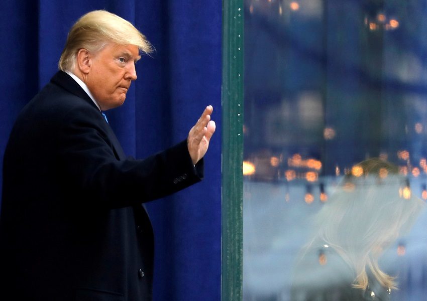 Sidang Pemakzulan Ungkap Ancaman Trump pada Ukraina