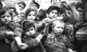 Hari Ini dalam Sejarah: Tahanan Nazi Auschwitz Bebas