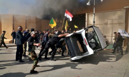 Roket Hantam Kedutaan AS di Irak Saat Protes Massa Berlangsung