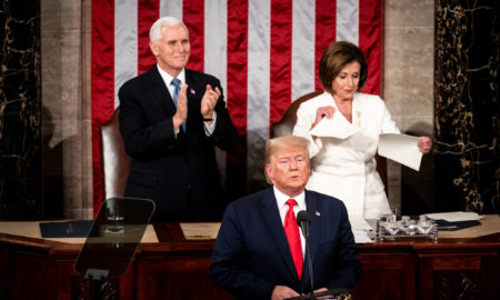 Drama State of Union: Tolak Jabat Tangan hingga Pelosi Sobek Naskah Pidato Trump