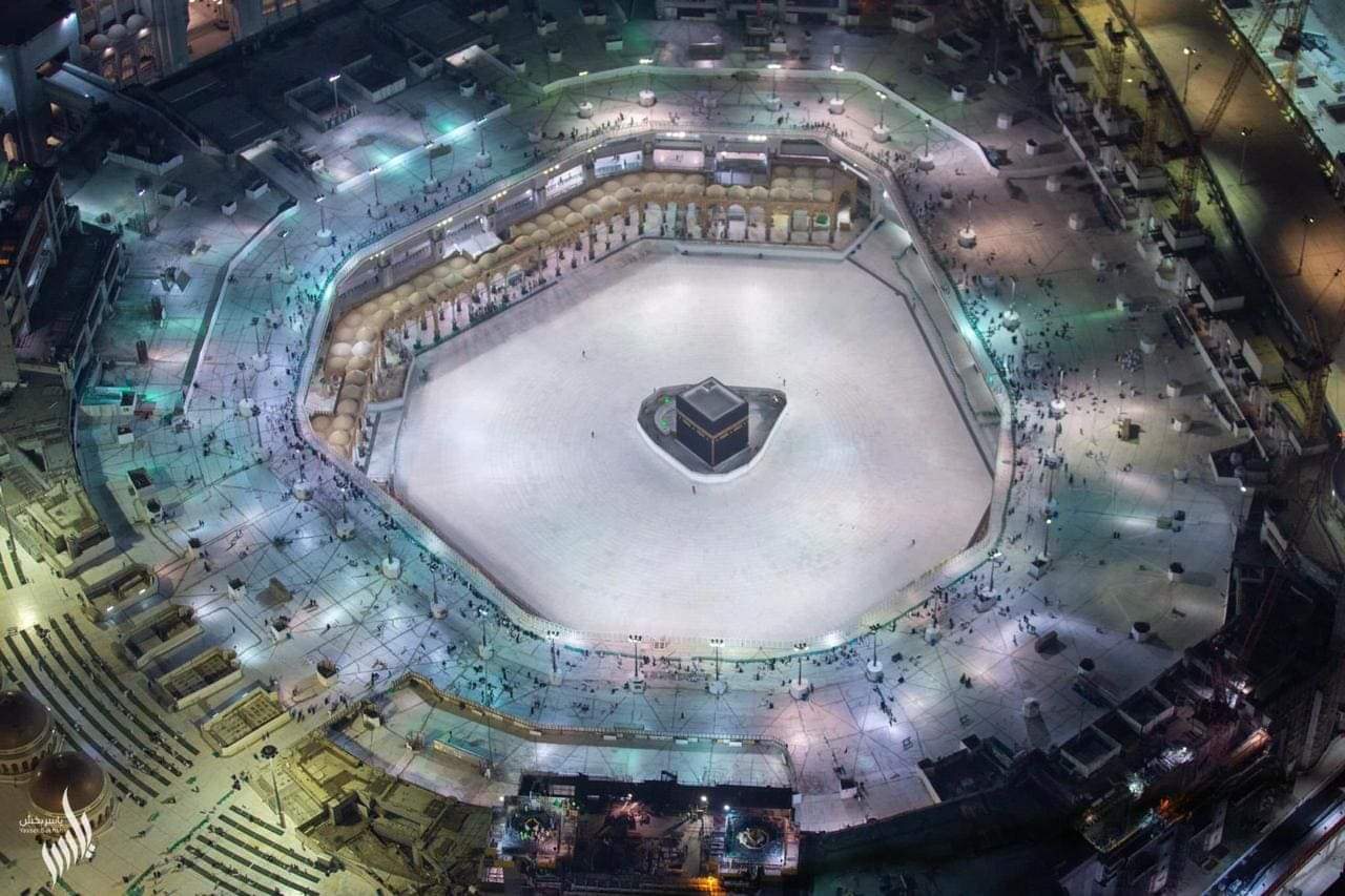 Corona di Saudi: Larangan Perjalanan hingga Tak Boleh Sentuh Ka'bah