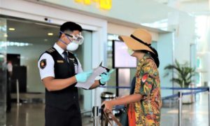 Corona Indonesia: Kreatifnya Bali Ubah Arak Jadi Hand Sanitizer