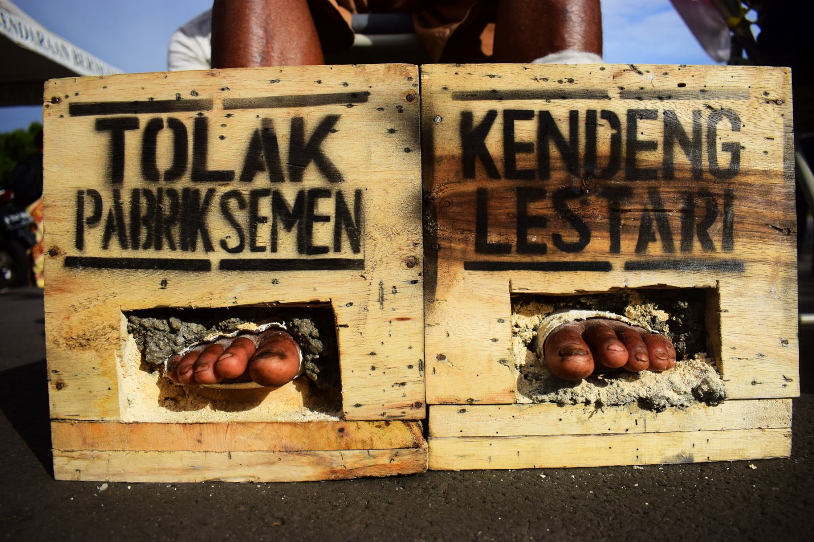 Jatuh Bangun Petani Tolak Pabrik Semen Kendeng