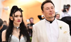 Elon Musk Namai Bayinya X Æ A-12, Legalkah?