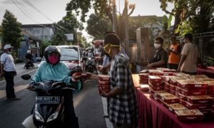 Dilema Indonesia: Bergulat dengan Wabah atau Kelaparan?