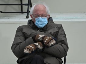 Gara-gara Meme, 6.000 Sarung Tangan Bernie Sanders Diburu Publik