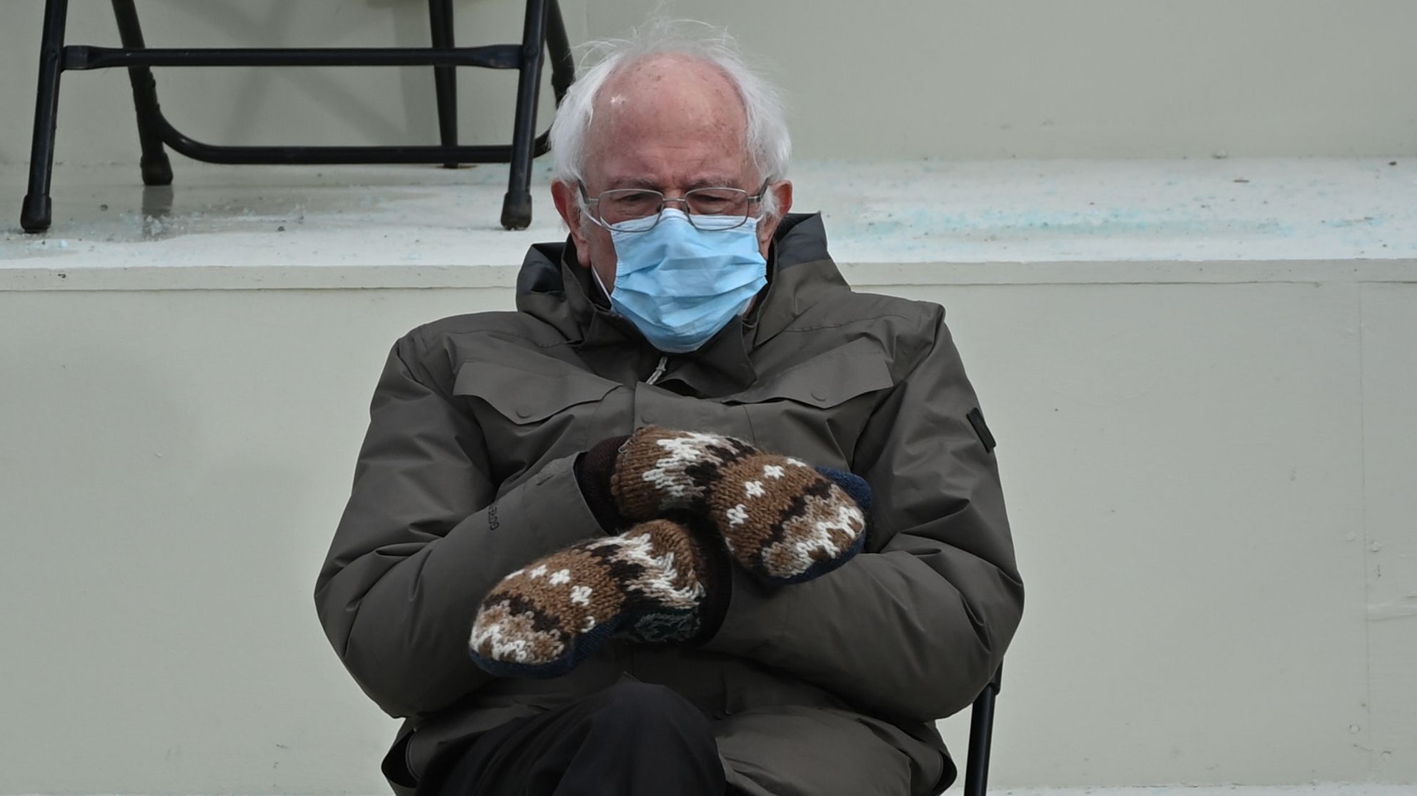 Gara-gara Meme, 6.000 Sarung Tangan Bernie Sanders Diburu Publik