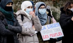 Kontroversi Larangan Hijab Prancis